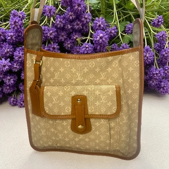 Women's Louis Vuitton Beige Brown Monogram Canvas Crossbody Bag One Size - Picture 2 of 16